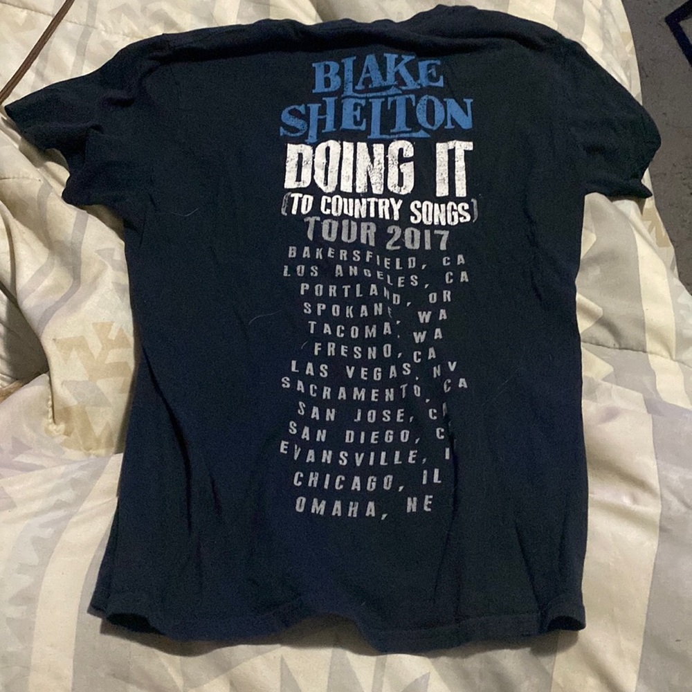 Blake Shelton shirt